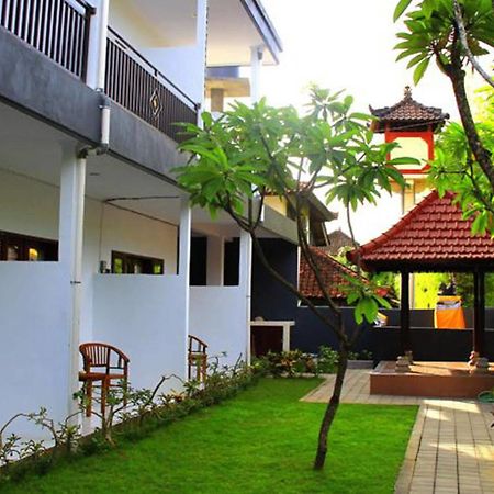 U House Seminyak Hotel Kerobokan Kültér fotó